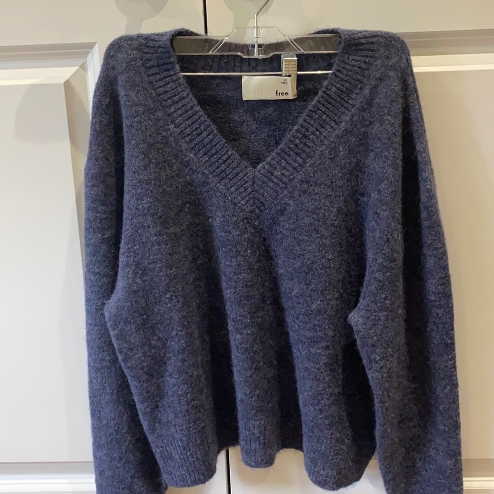 Aritzia Wilfred sweater